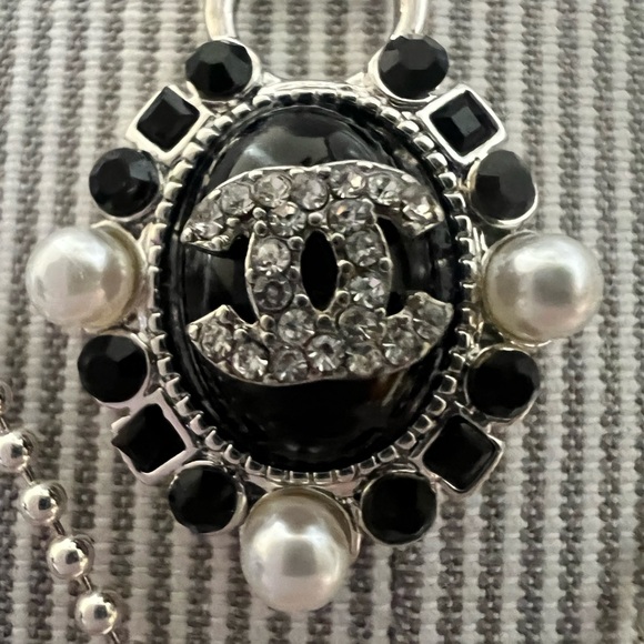 Black and Silver Pendant Necklace - Picture 2 of 3